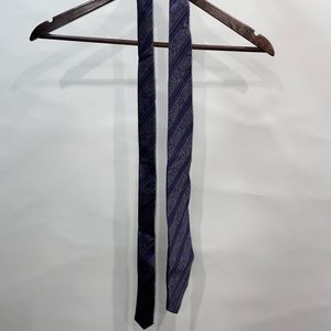 Saks fifth ave “Black” purple bandana tie. New.